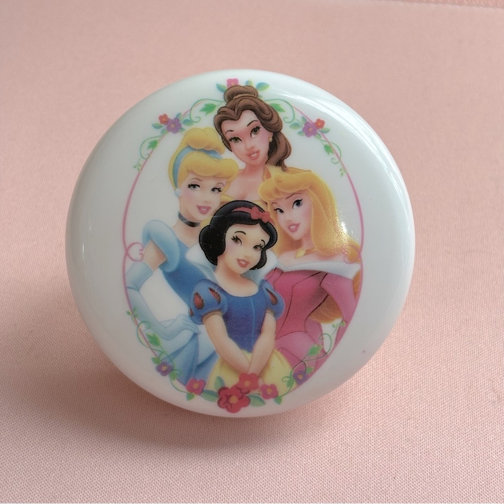 Vintage Disney Princesses Night Light Round Cinderella Snow White Belle Aurora